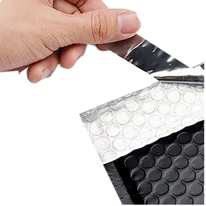 Tùy chỉnh in màu đen không thấm nước cách điện bong bóng phong bì bưu phẩm làm từ poly cho vớ giày lông - Product Image 4