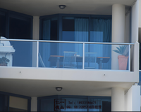 Système de balustrade en verre sans cadre moderne, profilés en aluminium et acier en U, quincaillerie de balustrade, clôture en verre de sécurité intérieure facile à installer pour appartement