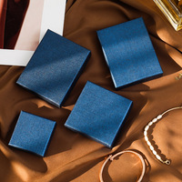 Boîte à bijoux en papier avec couvercle carré et fond personnalisés avec logo en feuille d'or rose de luxe écologique Emballage pour colliers et boucles d'oreilles