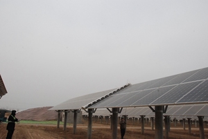 Robot de nettoyage de panneaux solaires CN-63 EITAI avec brosse industrielle automatique pour le lavage et le nettoyage des panneaux solaires dans les fermes photovoltaïques - Product Image 4