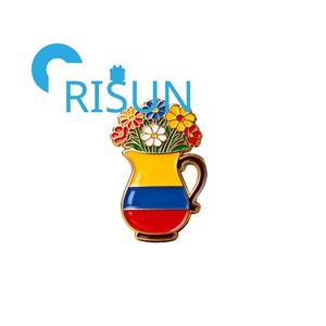 Imán de nevera, pin de solapa y insignia personalizados al por mayor con mapa de la bandera de América del Norte, sombrero, cultura y recuerdo de Colombia - Product Image 5