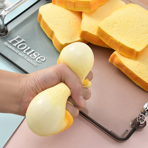 Juguete Blandito de Tostada Simulada, Rebanadas de Pan de Juguete Novedosas, Gadget Antiestrés, Juguete para Bromas y Descompresión - Product Image 2