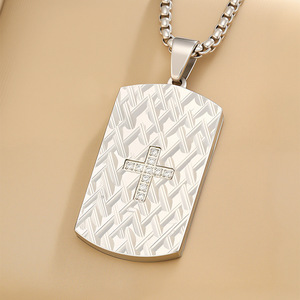 สร้อยคอจี้รูปกางเขนสีเงิน พร้อมโซ่สแตนเลสประดับเพชรซิร์คอน เครื่องประดับทางศาสนาที่ได้รับความนิยม สไตล์สำหรับผู้ชาย - Product Image 3