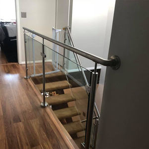 Rampe d'escalier intérieure en acier inoxydable avec poteaux en acier inoxydable, <span class=keywords><strong>fixation</strong></span> facile à faire soi-même, en verre trempé, moderne et personnalisée - Product Image 3