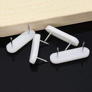 Pieds de meubles en nylon blanc à double languette pour canapé, table et chaise, antidérapants, résistants à l'humidité, silencieux, en plastique. - Product Image 1
