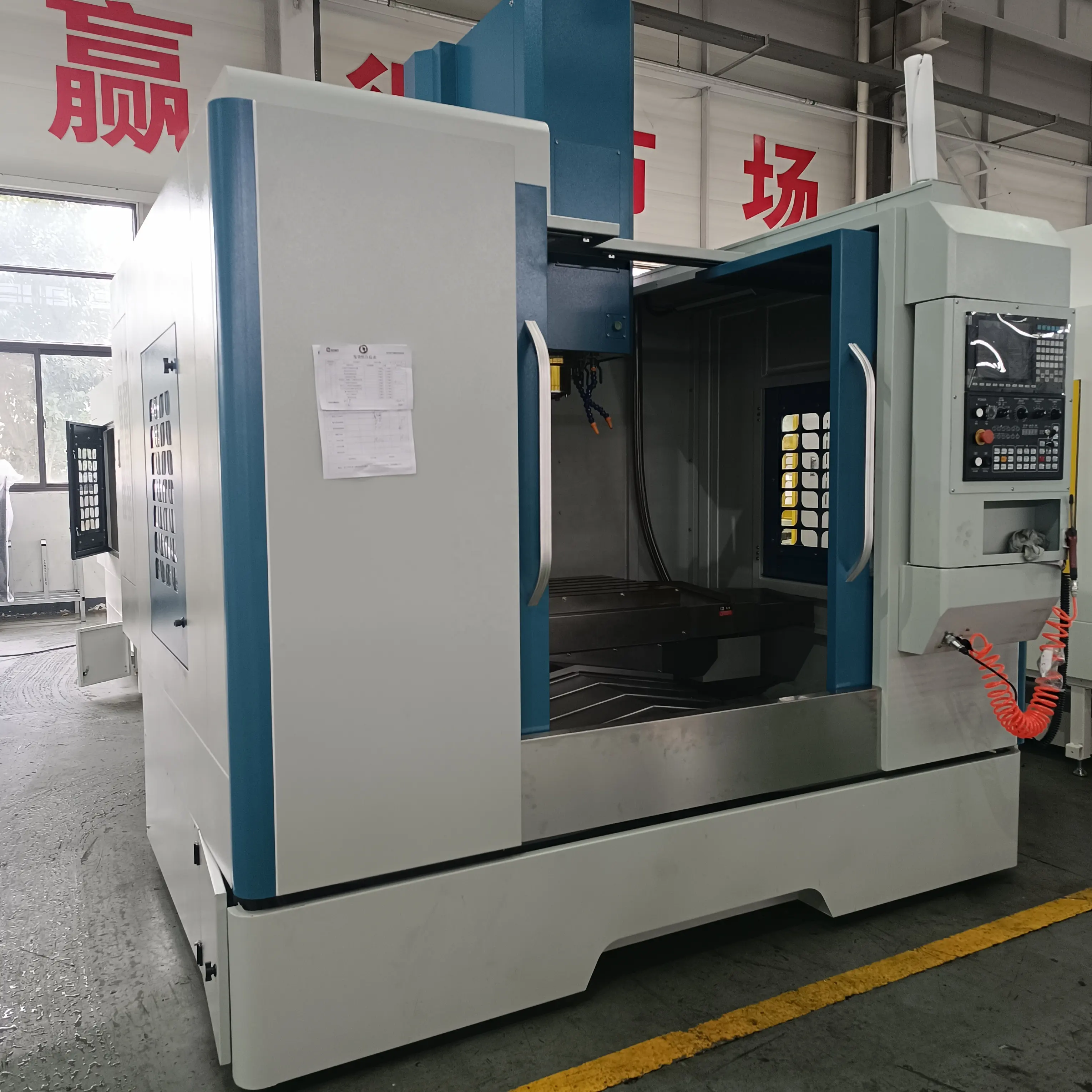 Shandong CNC Machine Tool Factory VMC850 Hardware Cutting And Milling