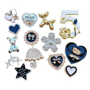 Breloques en plastique/résine argentées de style dessin animé, accessoires de luxe pour la création de bijoux DIY, pour coques de téléphone, chaussures et pinces à cheveux, avec technique de goutte <span class=keywords><strong>d</strong></span>'huile - Product Image 5