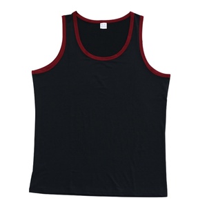 Renforcez votre garde-robe estivale avec un débardeur tendance pour homme, color-block, tricoté 100% coton, parfait pour les tenues décontractées de plage. - Product Image 5