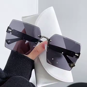 Gafas de Sol UV400 sin Marco, Color Caramelo, Multicolor, Lentes con Degradado de Sombra, Gafas de Sol de Lujo para Mujer, Venta al por Mayor - Product Image 4