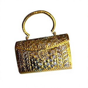 Pochette de soirée en laiton faite à la main, forme oreiller, décorée de perles, avec rabat, pour fêtes et événements - Product Image 3