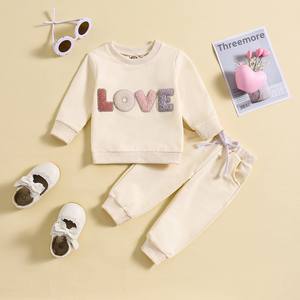 Traje bordado con letras de amor <span class=keywords><strong>para</strong></span> niños y niñas de estilo europeo, conjuntos de ropa de algodón, dos colores, Primavera, Otoño, Día de San Valentín, ropa nueva - Product Image 5