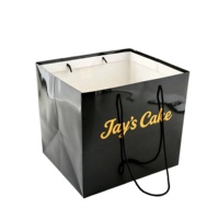 Boîte de luxe personnalisée en carton recyclé, grand format carré, robuste, avec logo imprimé en couleur, pour gâteaux, sushis, pizzas, produits de boulangerie, cadeaux et achats.