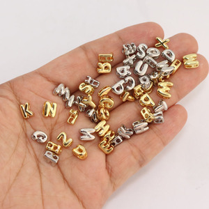 Initial071 - Mini <span class=keywords><strong>Abalorios</strong></span> Deslizantes de Acero Inoxidable con Letras del Alfabeto en <span class=keywords><strong>3D</strong></span>, Pequeños y Redondos, Chapados en Oro de 18 Quilates - Product Image 5