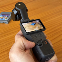 Caméra portable avec fonction ralenti 4K240fps, photos 37MP et capteur CMOS 1 pouce pour vidéos de voyage et production de contenu créatif