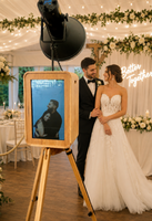 Station photo commerciale en bois pour mariages et événements avec écran tactile de 18,5 pouces et support d'imprimante