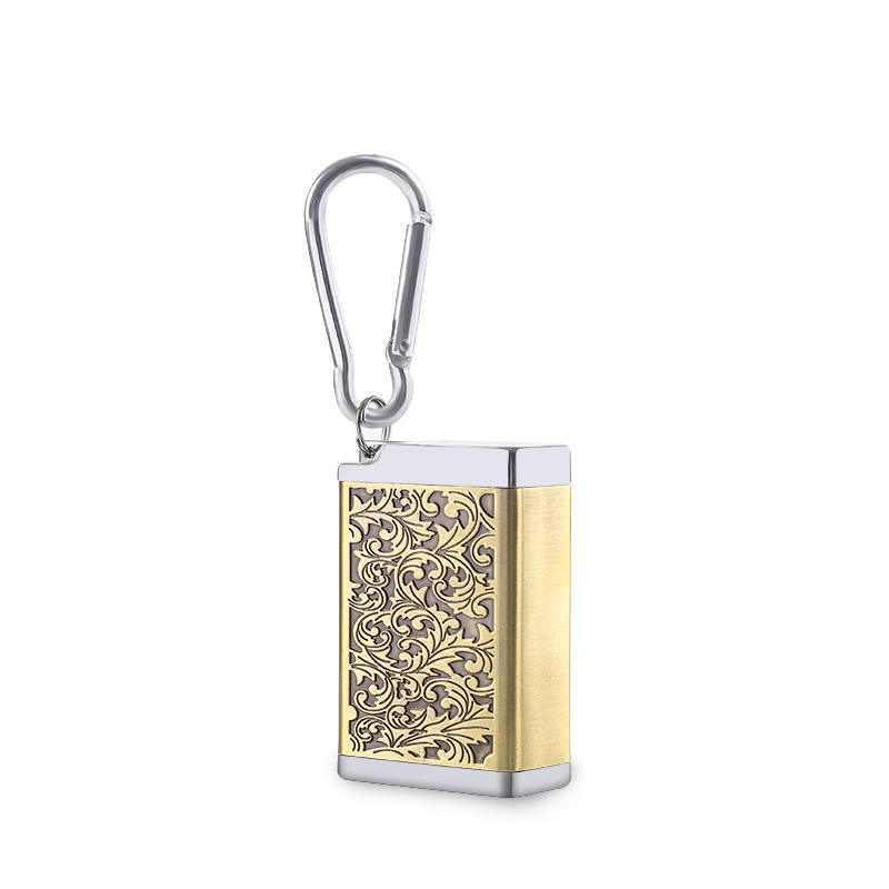 Square medium engraved gold