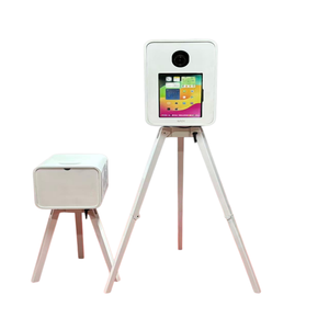Cabina Fotografica in Legno Pieghevole con Schermo Touch da 18,5 Pollici, Design Personalizzato, Treppiede Moderno per DSLR e Stampante Integrata - Product Image 4
