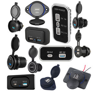 Adaptateur de chargeur de voiture rapide double port 20W avec ports Type-C et Type-A pour tableau de bord de bus 24V - Product Image 1