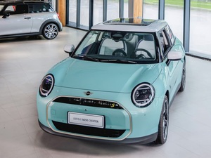 Lightspeed <span class=keywords><strong>Mini</strong></span> 2026 Électrique 466 km <span class=keywords><strong>COOPER</strong></span> E Édition Classique avec Moteur 100-150 kW et Batterie 50-70 kWh - Product Image 5