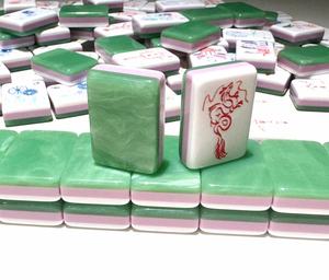 Tessere Mahjong Personalizzate a Quattro Strati con Design Moderno e Lussuoso in Marmo Verde per Feste Familiari - Product Image 5