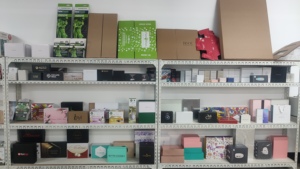 Tùy chỉnh cứng nhắc dập nổi hộp các tông Bìa hộp giấy bao bì hộp nước hoa - Product Image 5