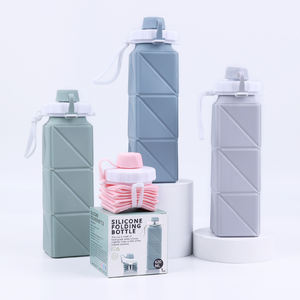 Bouteille d'eau mignonne en silicone de qualité alimentaire avec logo étanche extérieur portable et écologique pour les enfants écoliers - Product Image 1