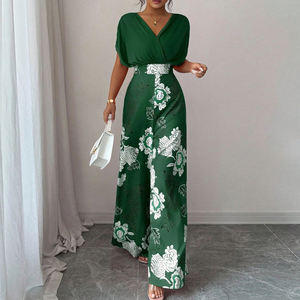 Combinaison à imprimé floral personnalisé pour femmes, pantalon cintré, tenue pour femmes - Product Image 1