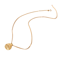 Collier vintage pour femme en laiton plaqué or, avec breloque imitation perle, chaîne à maillons uniques et pendentif en forme de crabe, longueur 22 pouces, idéal pour un anniversaire