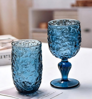 Vente en gros de 5 styles de gobelets à vin vintage verts embossés, verrerie de luxe rétro colorée pour la décoration de mariages, de fêtes et d'événements