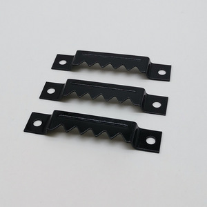 Gancho dentado negro 401-4, rectangular, reforzado con zinc, para montaje en pared, para almacenamiento y organización detrás de puertas y en paredes - Product Image 1