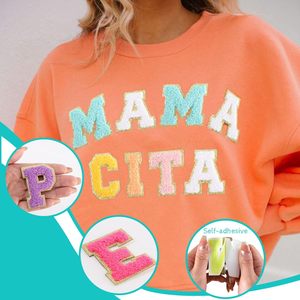 Toalha personalizada Bordado 26 Letras Alfabeto <span class=keywords><strong>Patch</strong></span> Pequena Fronteira De Ouro Costurar Ferro Em Chenille Glitters Carta Patches Para Vestuário - Product Image 1