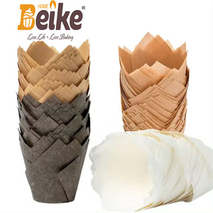 Lot de 50 moules à cupcakes en papier tulipe importés d'Europe pour fêtes, mariages et anniversaires - Product Image 1