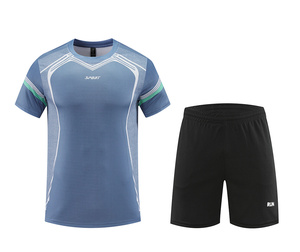 Ensemble de survêtement de course à pied à imprimé dégradé 2 pièces T-shirt et short de sport à séchage rapide pour hommes - Product Image 1