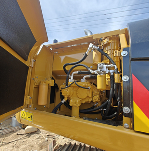 รถขุดตีนตะขาบ Cat320D2 Cat320D 320D2แมวมือสองเครื่องจักรก่อสร้างไฮดรอลิก320D 20ton มือสอง - Product Image 2