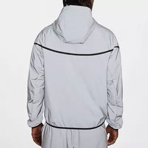 Cortavientos de correr de nailon ligero personalizado para hombre, chaqueta impermeable aislada con cuello levantado para primavera informal - Product Image 5