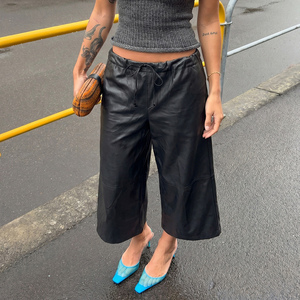 Pantalones de cuero con cordón de ajuste Ark Techwear, estilo urbano, sueltos, rectos, de pierna ancha, shorts midi, pantalones casuales sexys para mujer - Product Image 3
