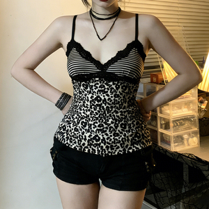 Camisole en tricot à imprimé léopard avec patchwork en dentelle, col en V, sans manches, coupe ajustée, style Y2K rétro, décontractée et polyvalente, haut d'été pour femme - Product Image 3