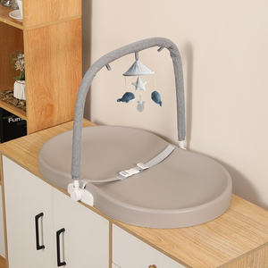 Matelas à langer imperméable EVA antidérapant pour bébé avec ceinture de sécurité - Product Image 1