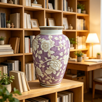 Lila Keramikvase mit Geprägtem Weißem Blumenmuster und Goldrand für Inneneinrichtung