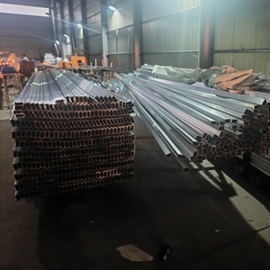 Profilé de fenêtre en aluminium extrudé personnalisé de haute qualité, section en aluminium pour la décoration de bâtiments - Product Image 1