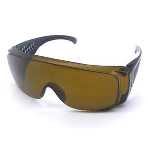 Lunettes de sécurité laser, monture noire, verres de 2 mm, transmission lumineuse de 70 %, protection contre les rayonnements lumineux, fabriquées à Shenzhen - Product Image 1