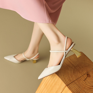 Sandalias de Cuero de Calidad con Tacón de Aguja y Punta en Pico para Mujer - Product Image 4