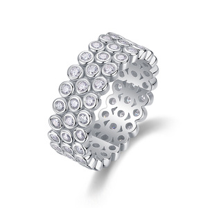 Anello Impilabile Scintillante Rotondo per Donne, Gioiello da Dito in Stile Urbano e da Ufficio - Product Image 5