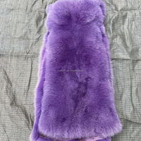 Peau de renard teinte en violet pour la confection de vêtements, vente en gros