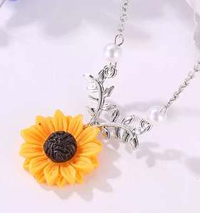 Collar de Perlas con Colgante Delicado de Girasol para Mujer, Accesorios de Joyería y Ropa - Product Image 3