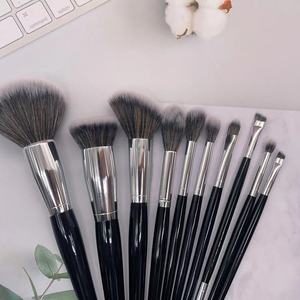 YRX A204 10 pièces Ensemble de pinceaux de maquillage pour les yeux classiques noir argent avec manche en bois Pinceau de détail pour les sourcils avec une belle forme de tête - Product Image 6