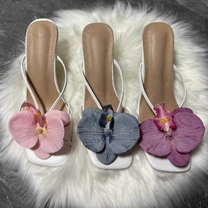Sandales de luxe à talons hauts style papillon orchidée, sandales tendance avec motif floral pour la plage - Product Image 6