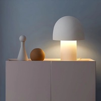Lampe de bureau originale pour restaurant, hôtel, lampes astronautes pour salon, lampe de table rechargeable en forme de champignon, mini lampe LED créative