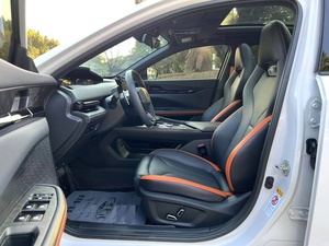 รถยนต์มือสองปี 2023 Changan Uni-v เกียร์อัตโนมัติ รุ่น Stylish Sedan เบาะหนัง ยาง R18 หลังคาพาโนรามา พวงมาลัยซ้าย กล้องมองหลัง Uni-v - Product Image 2