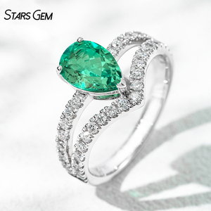 Bague de luxe unisexe StarsGem avec émeraude de laboratoire taille poire 1,6 ct (6x9 mm) en or massif 18 carats pavé pour fiançailles, mariage et anniversaire - Product Image 1